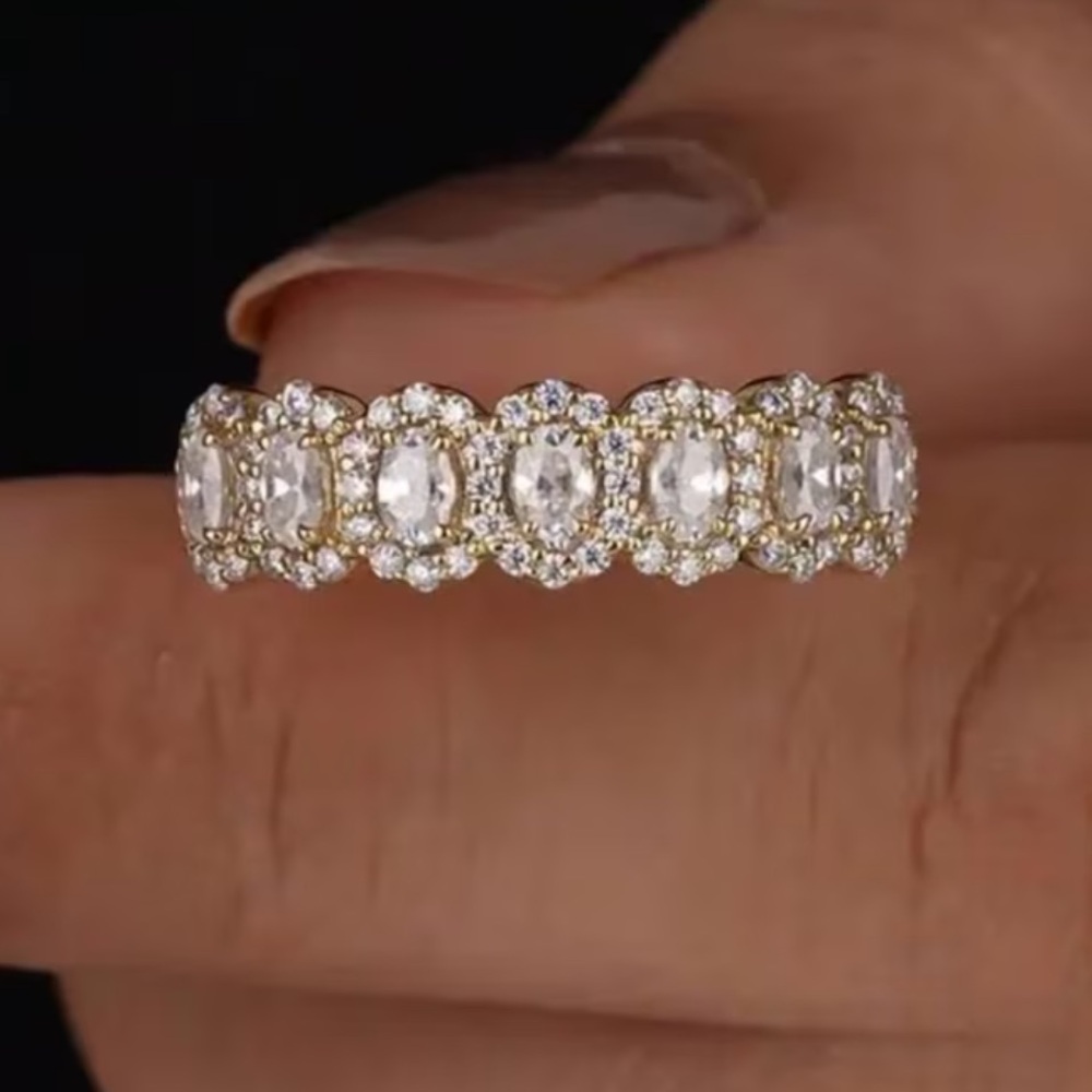 NEW Gold Wedding Engagement Women's Ring Band Moissanite